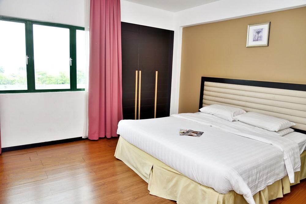 Likas Square Apartment Hotel Kota Kinabalu Eksteriør bilde