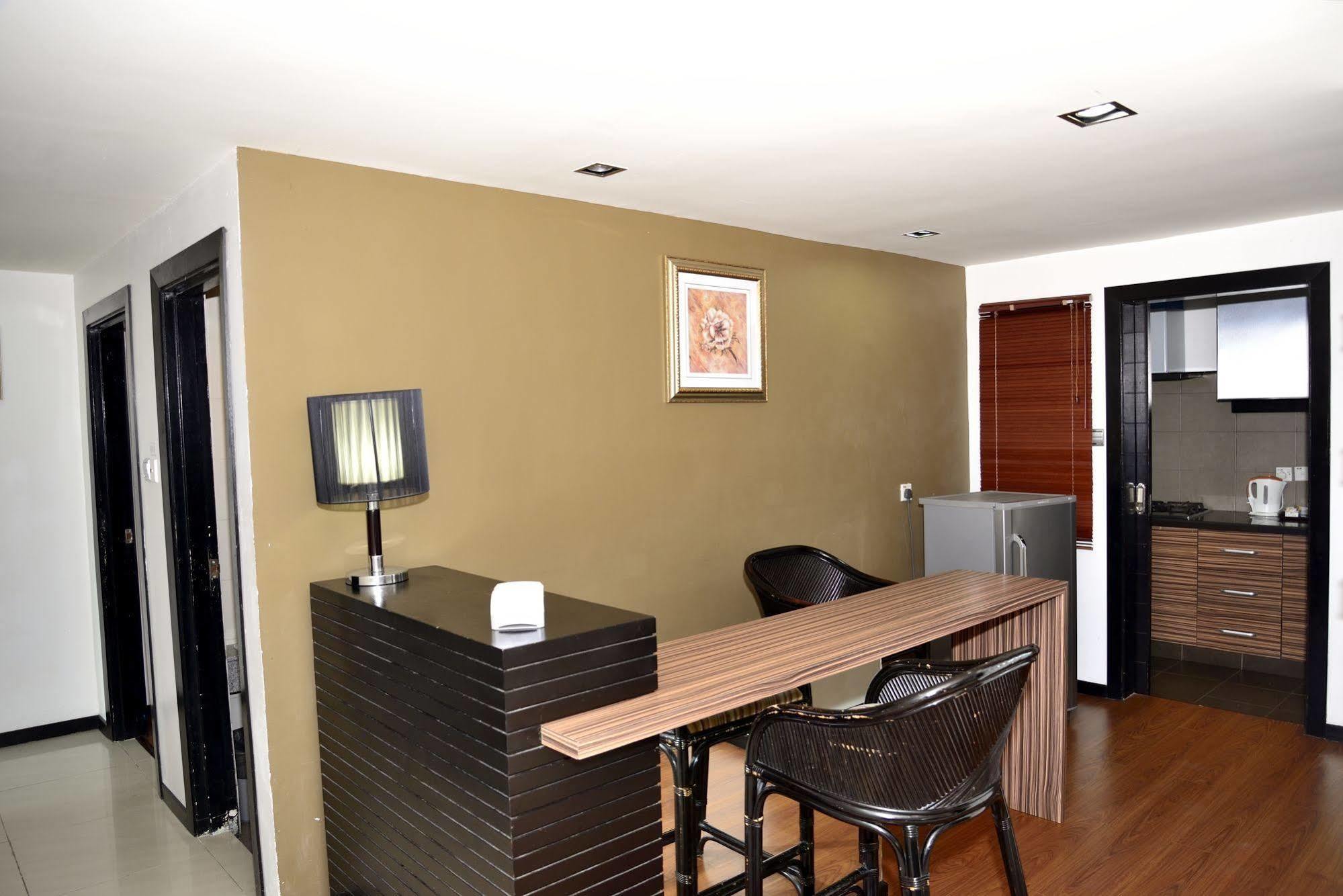 Likas Square Apartment Hotel Kota Kinabalu Eksteriør bilde