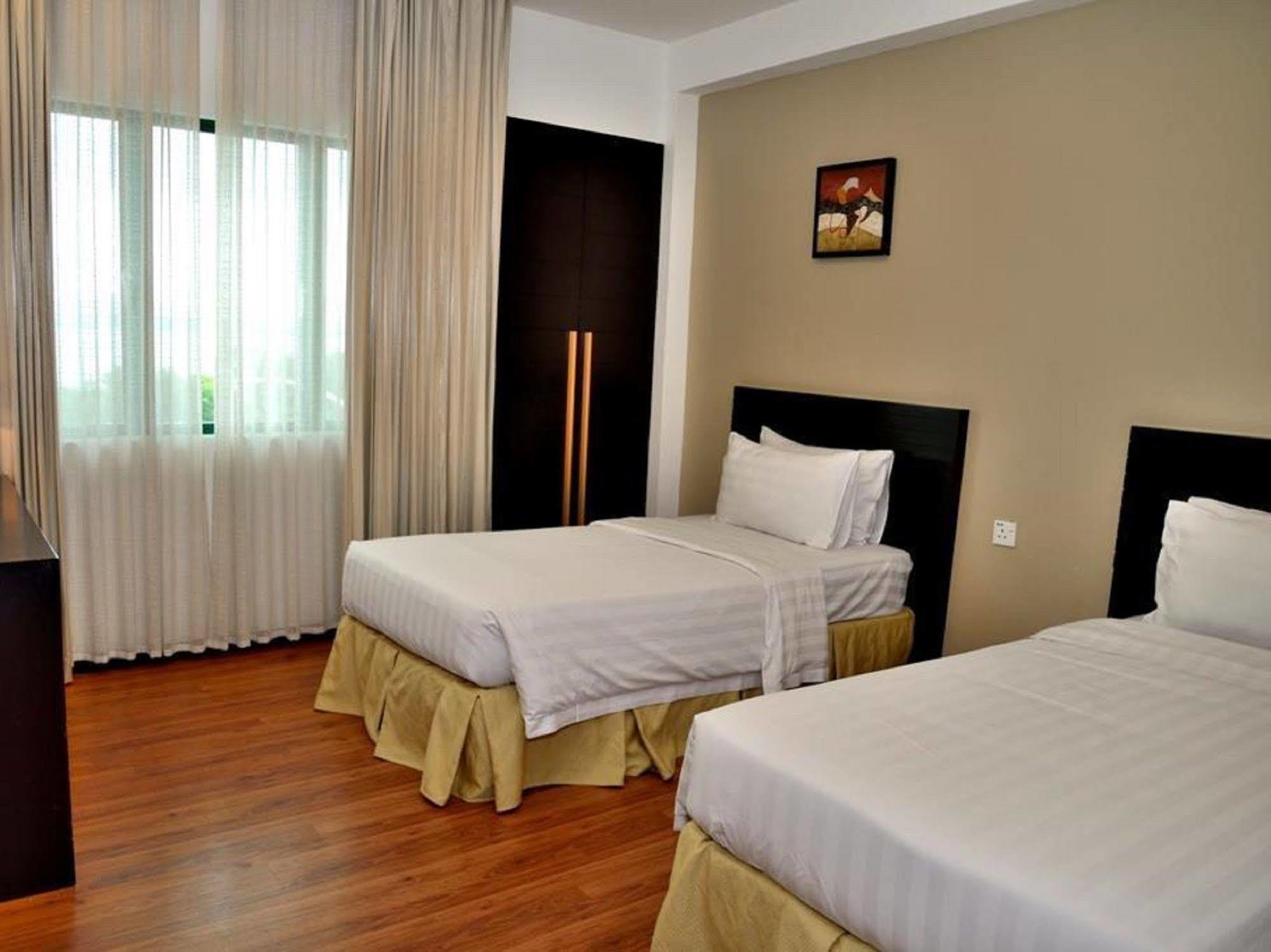 Likas Square Apartment Hotel Kota Kinabalu Eksteriør bilde