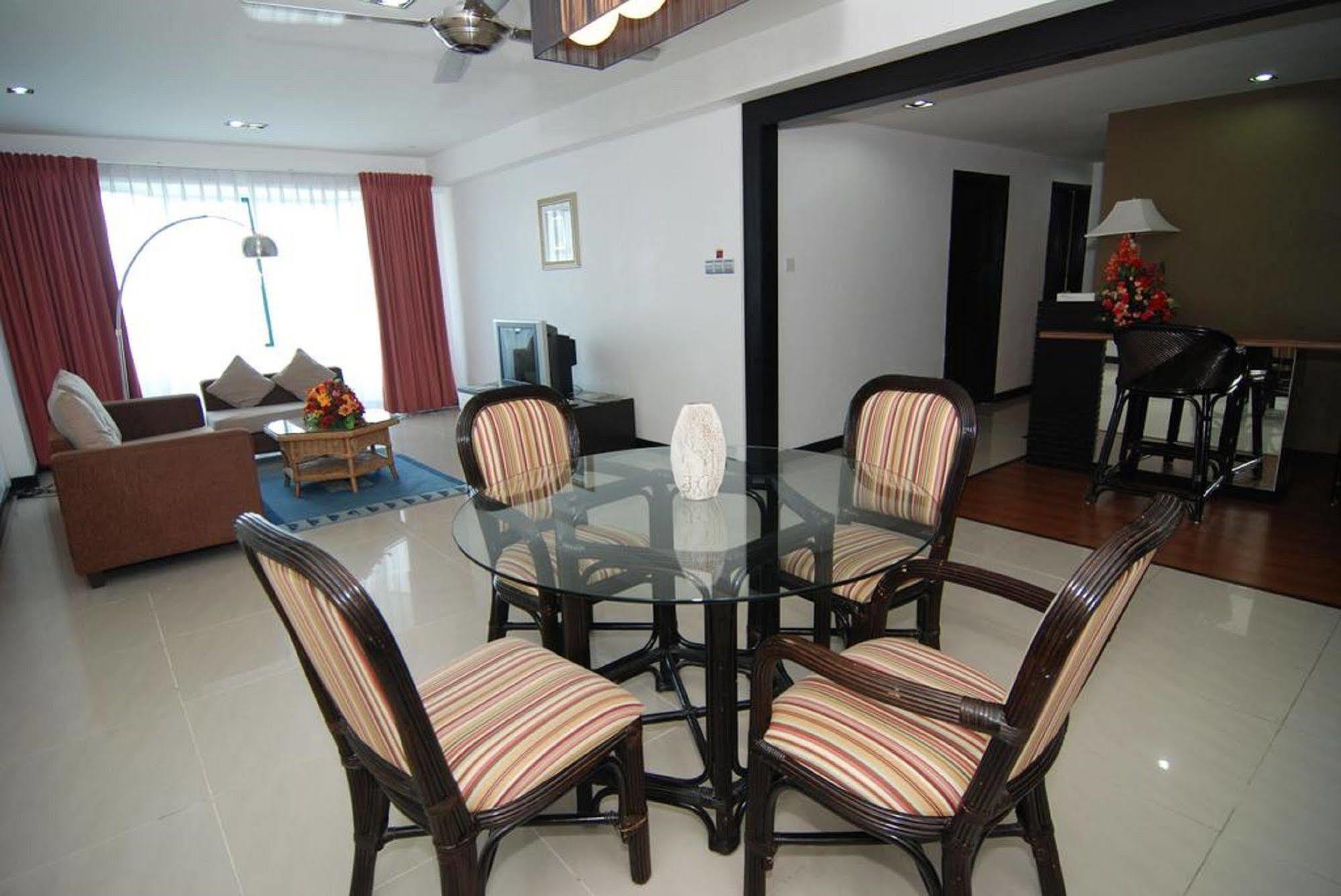 Likas Square Apartment Hotel Kota Kinabalu Eksteriør bilde